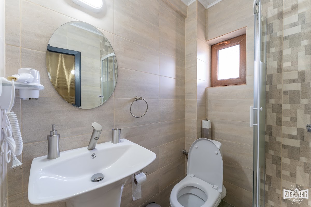 At La Vlădoi - foto 3