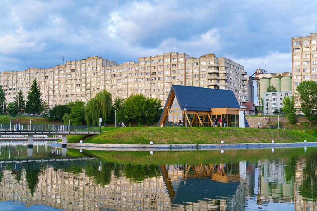 Lacul din cartierul Gării - foto 2