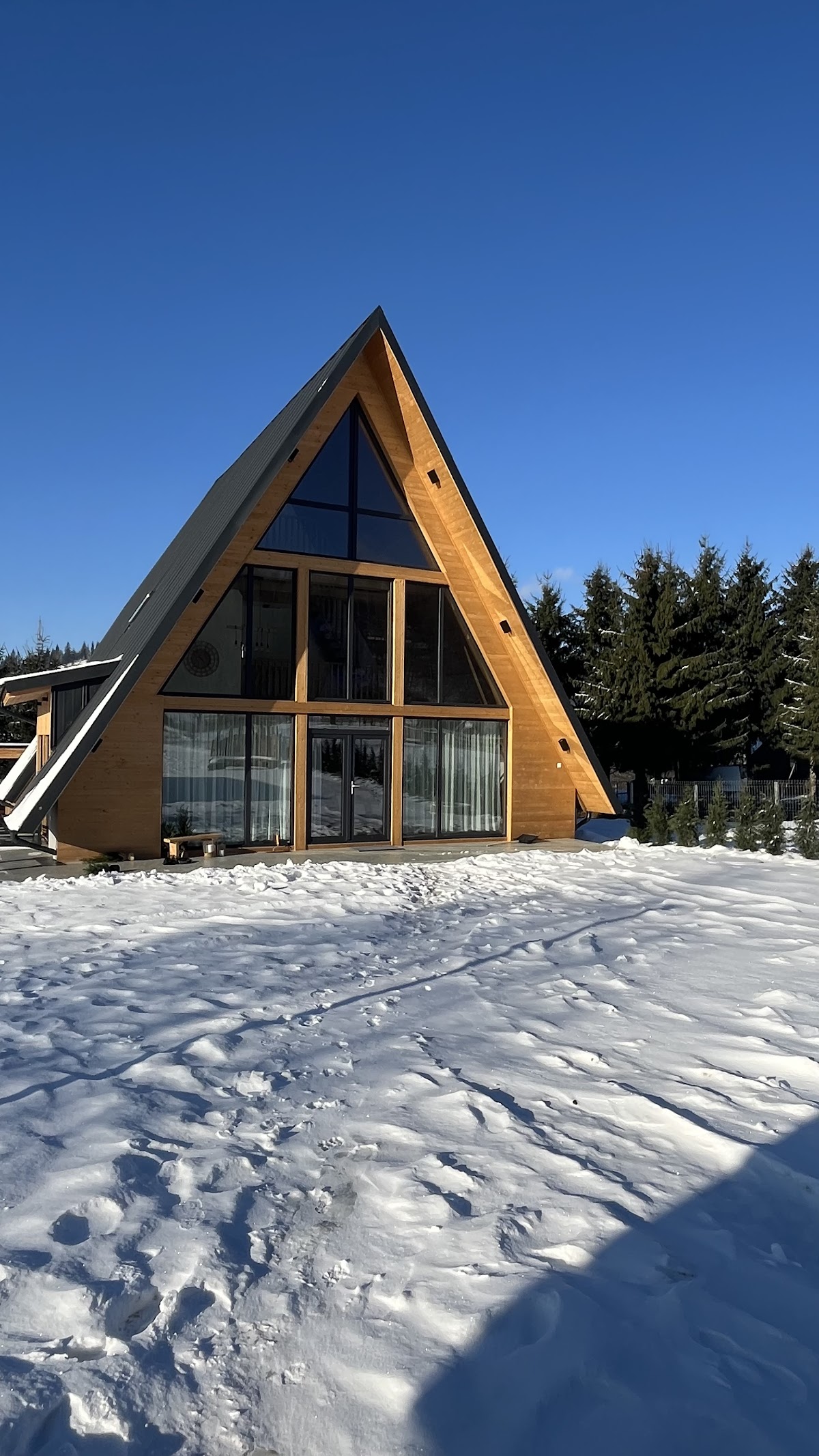 Le Cabane Retreat, Lereşti