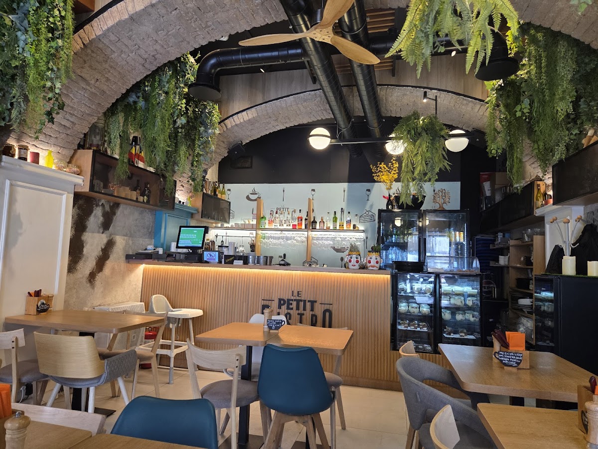 Le Petit Bistro Brasov - foto 2