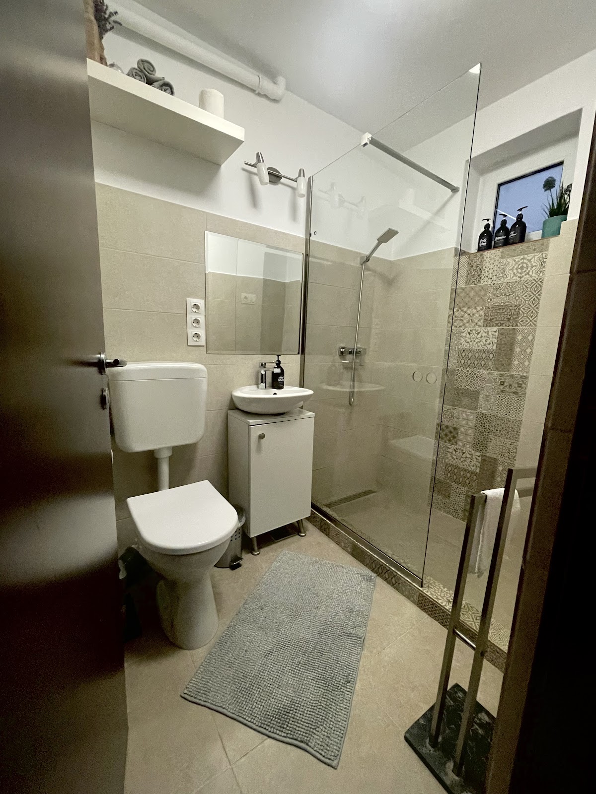 Little Cute Homey Apartment