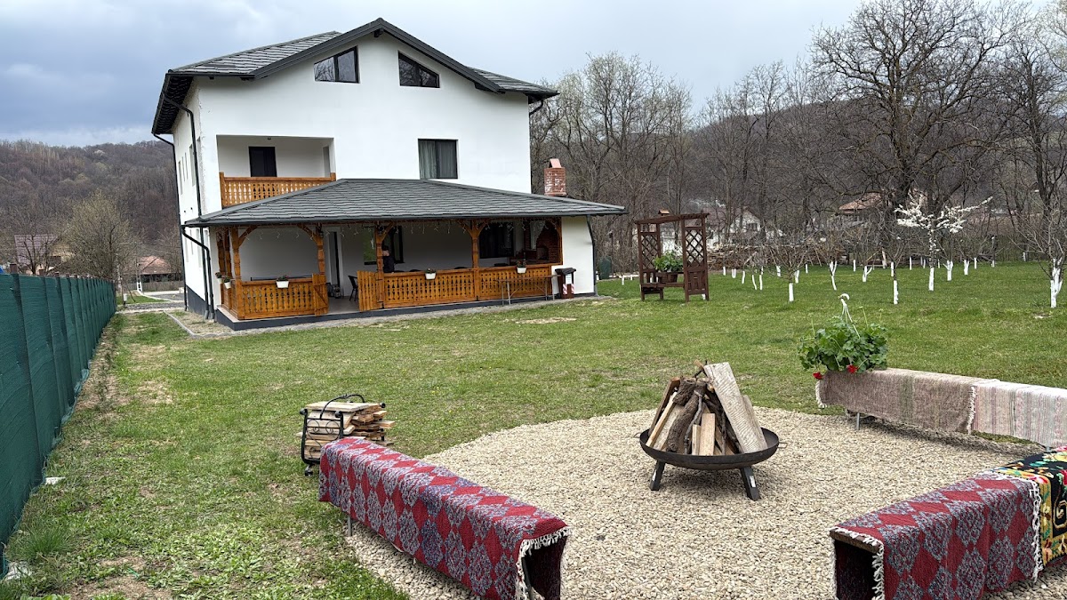 Livada Cu Trei Inimi