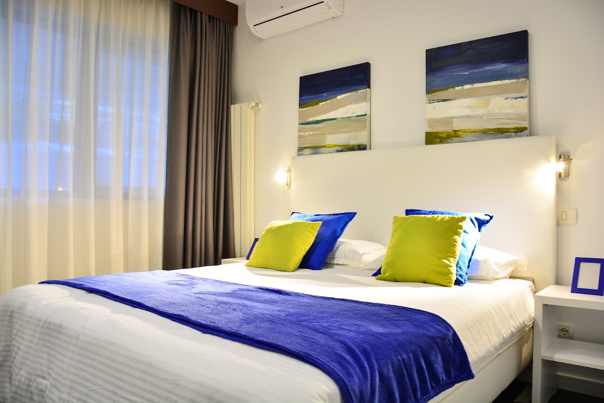 LIVING APARTHOTEL