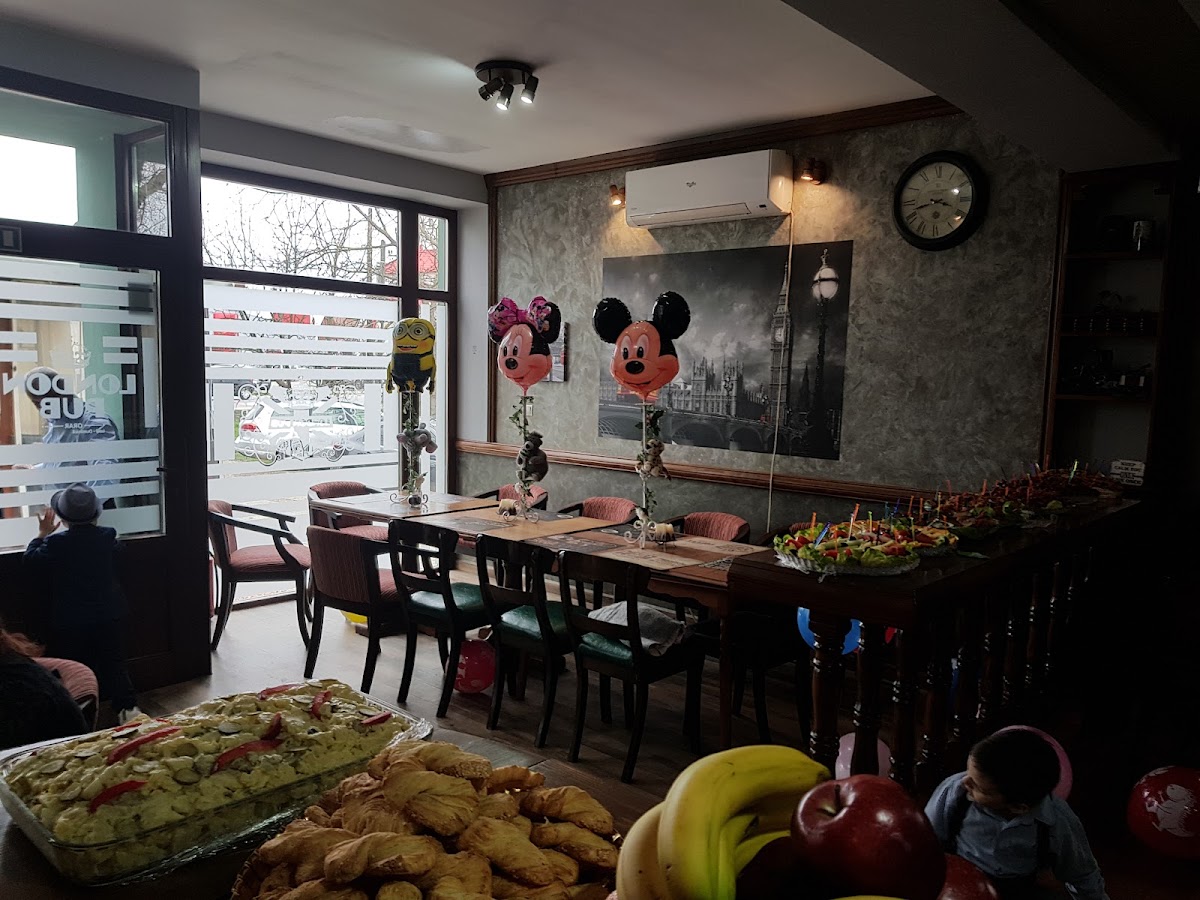 London Coffee-Pub, Salonta
