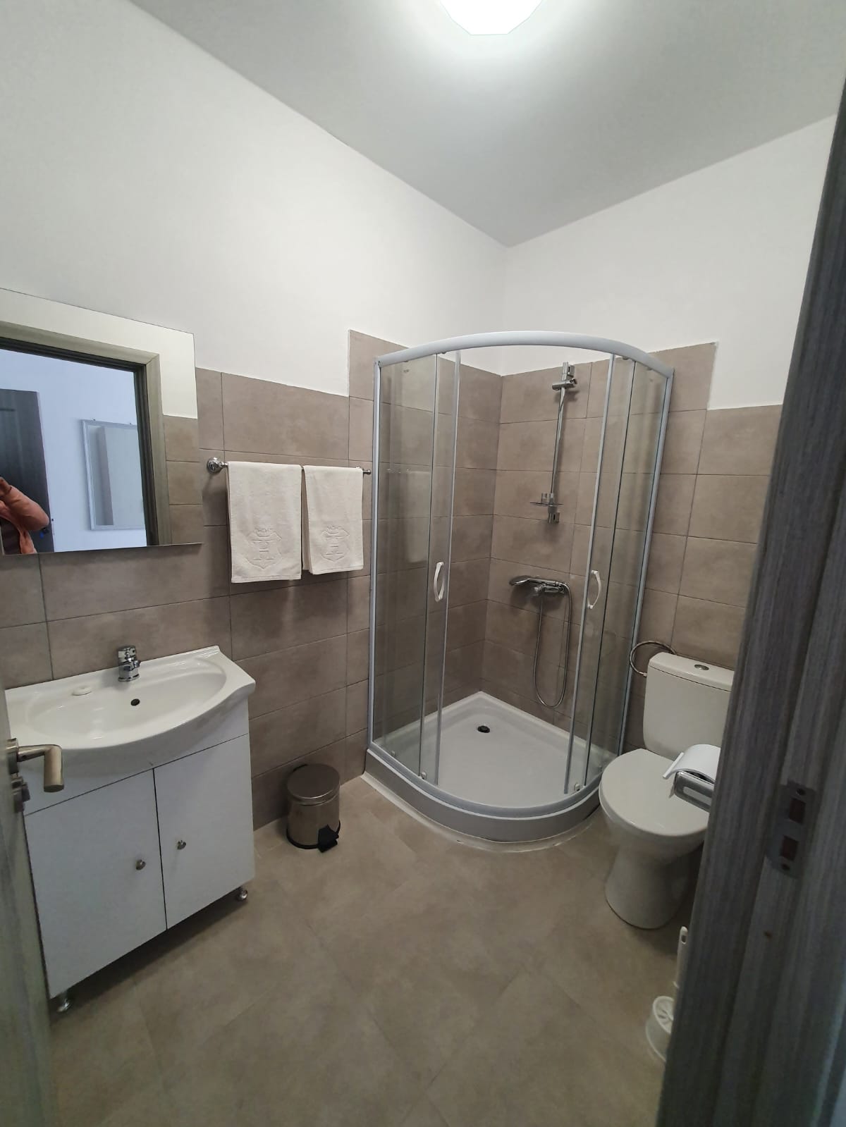 Los Primos - cazare in Arpasu de Sus - foto 3