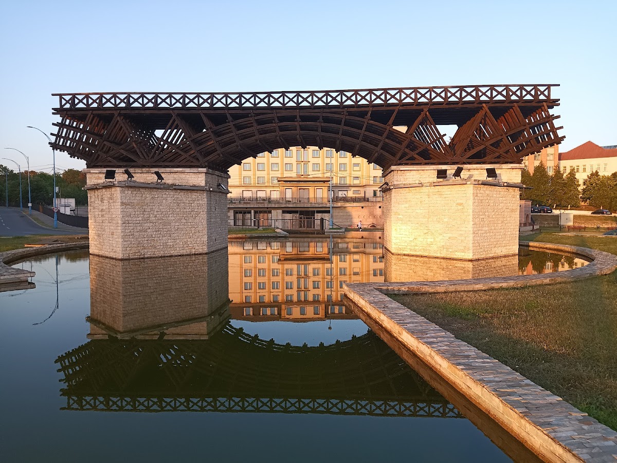 特拉扬桥模型 - foto 2