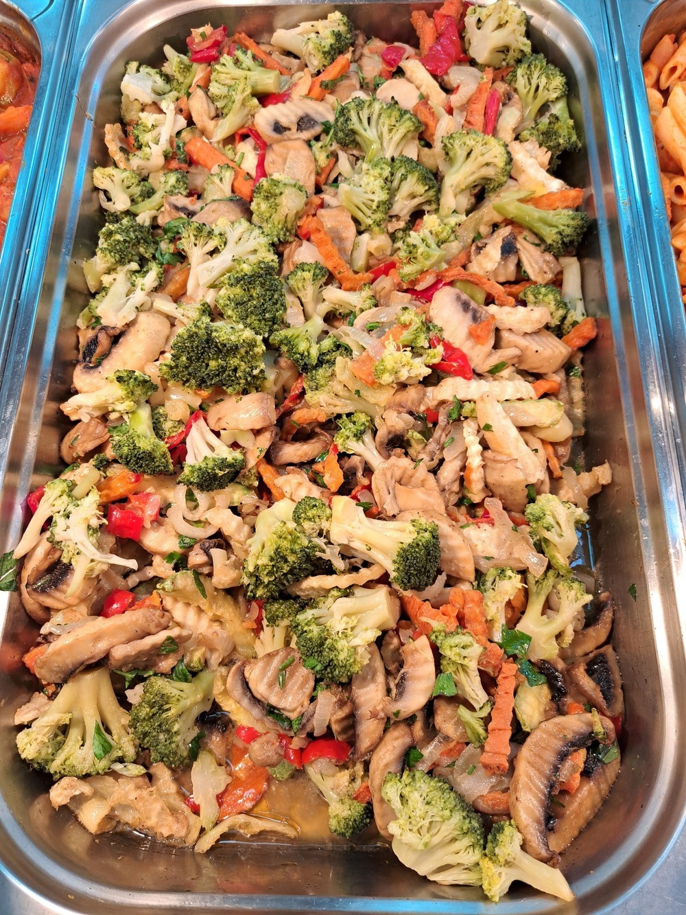 MAMA FOOD Alexandriei - Autoservire & Shaormerie Bragadiru - foto 3