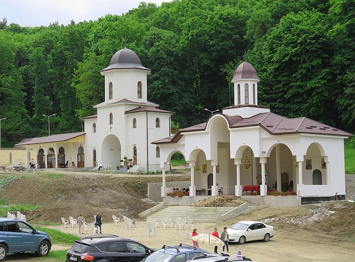 Monastère "La Protection de la Mère de Dieu" - Florești - foto 2