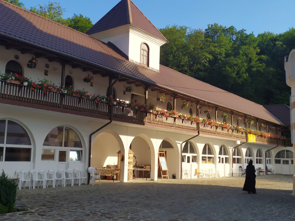 Monastère "La Protection de la Mère de Dieu" - Florești - foto 5
