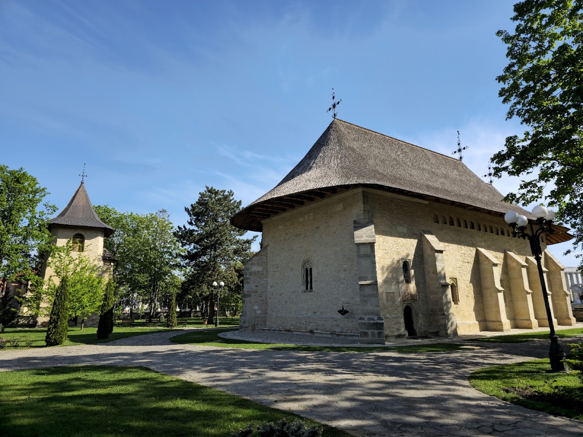 Mănăstirea Bogdana - foto 1
