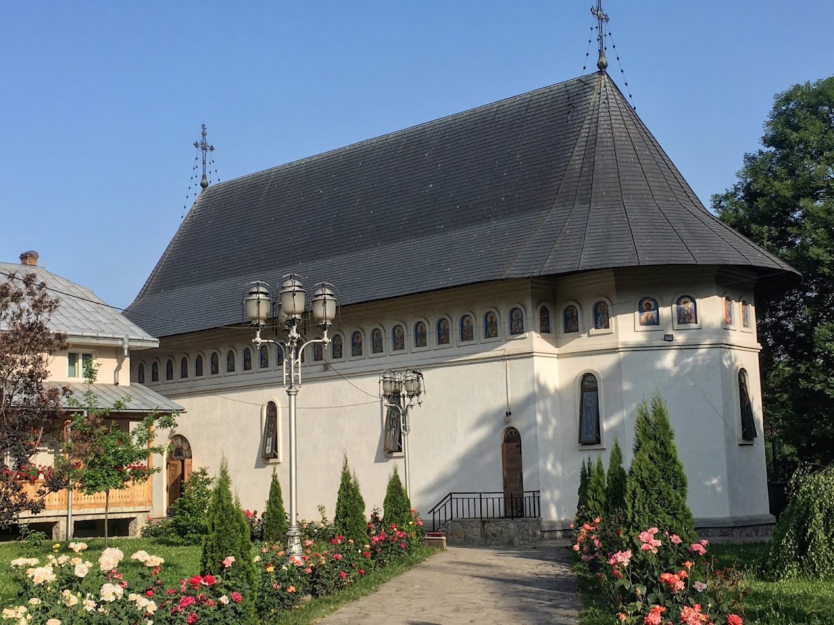 Mănăstirea Bogdana - foto 2