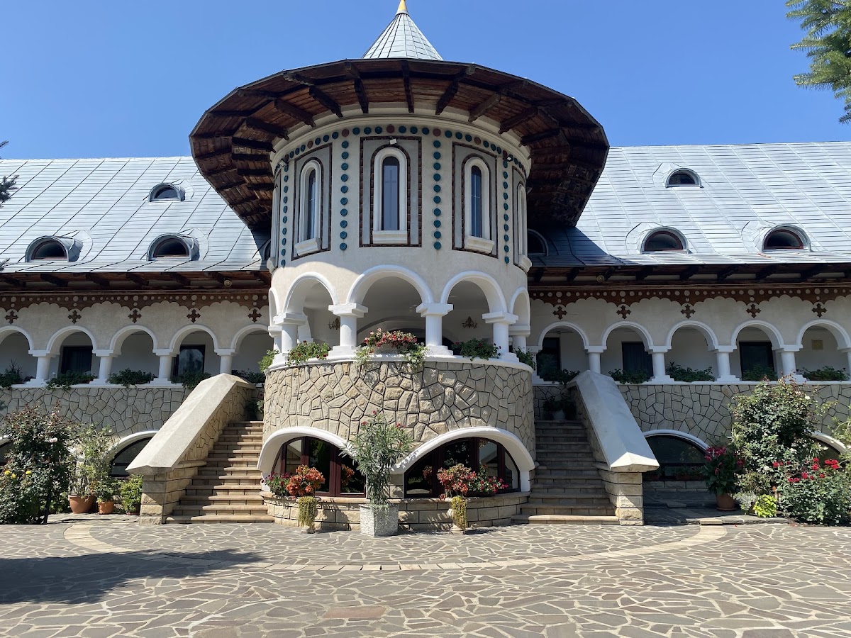 Mănăstirea Cămârzani - foto 5