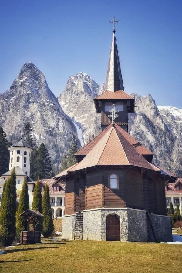 Mănăstirea Caraiman - foto 3