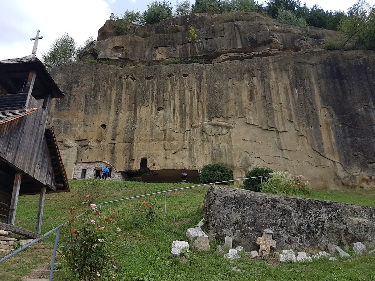Mănăstirea Corbii de Piatră
