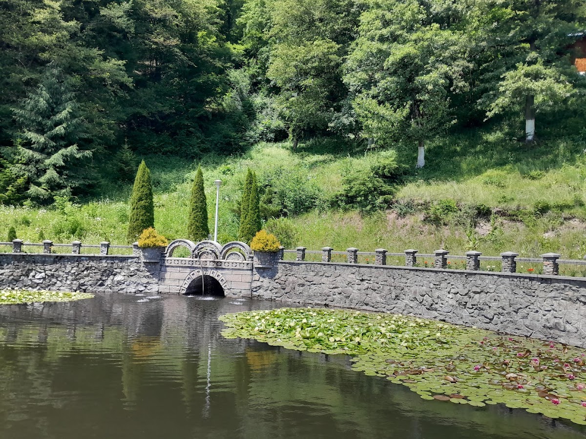 Mănăstirea Crișan - foto 2