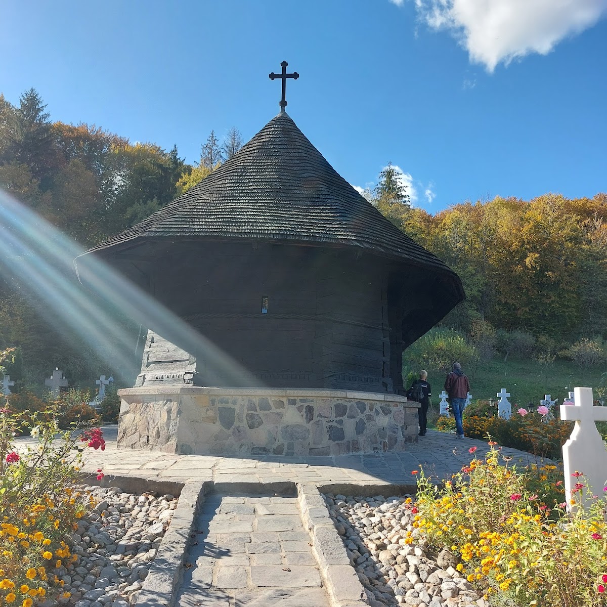 Mănăstirea Dintr-un Lemn