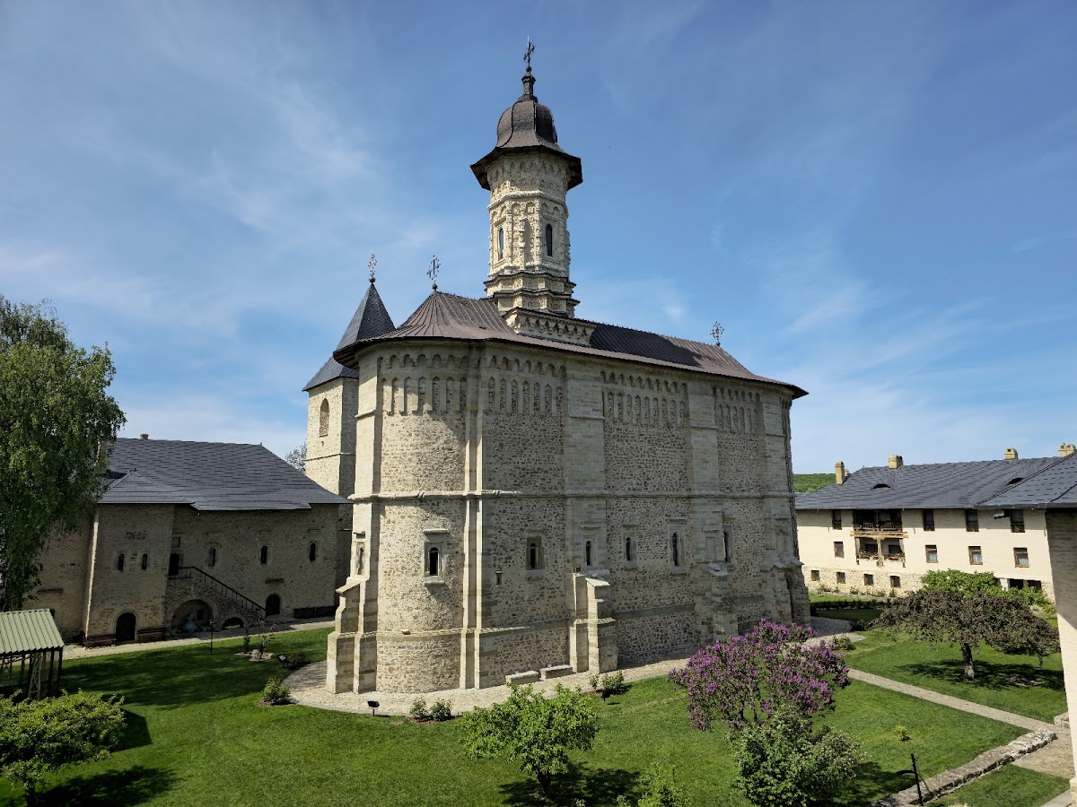 Manastirea Dragomirna - foto 1