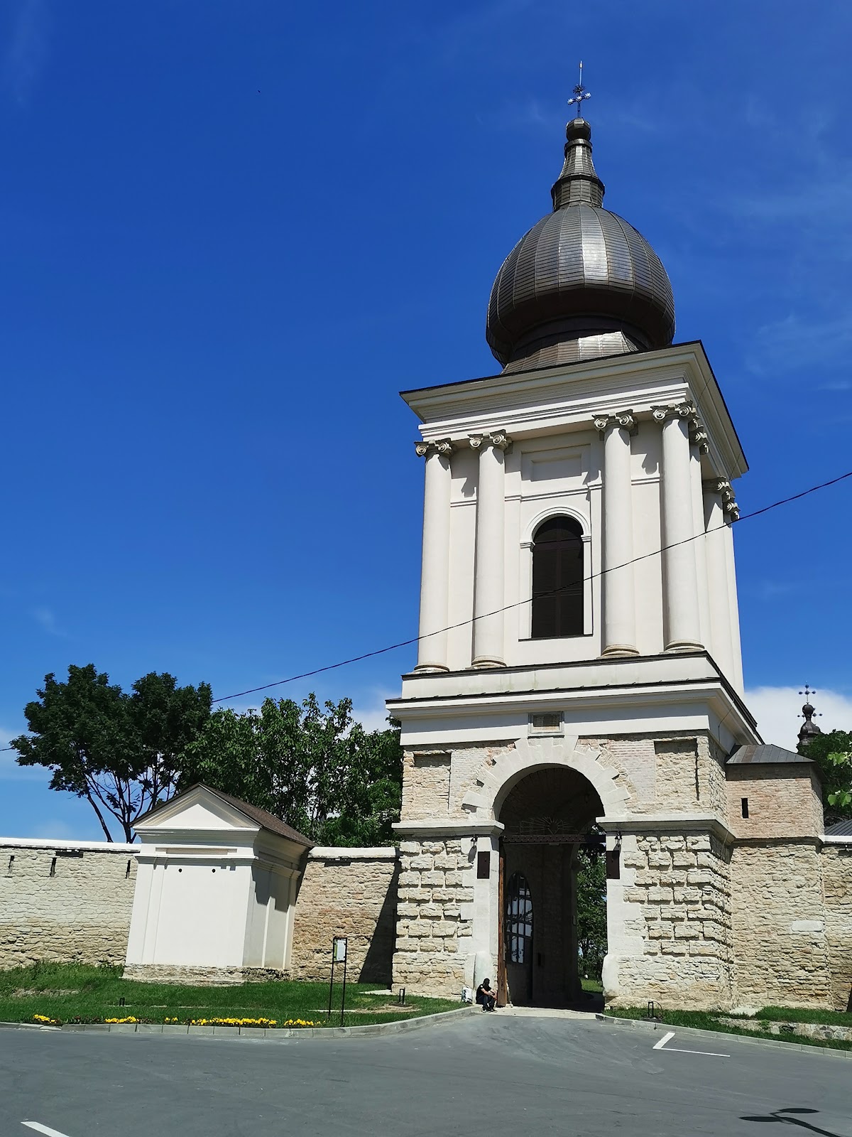 Mănăstirea Frumoasa - foto 1