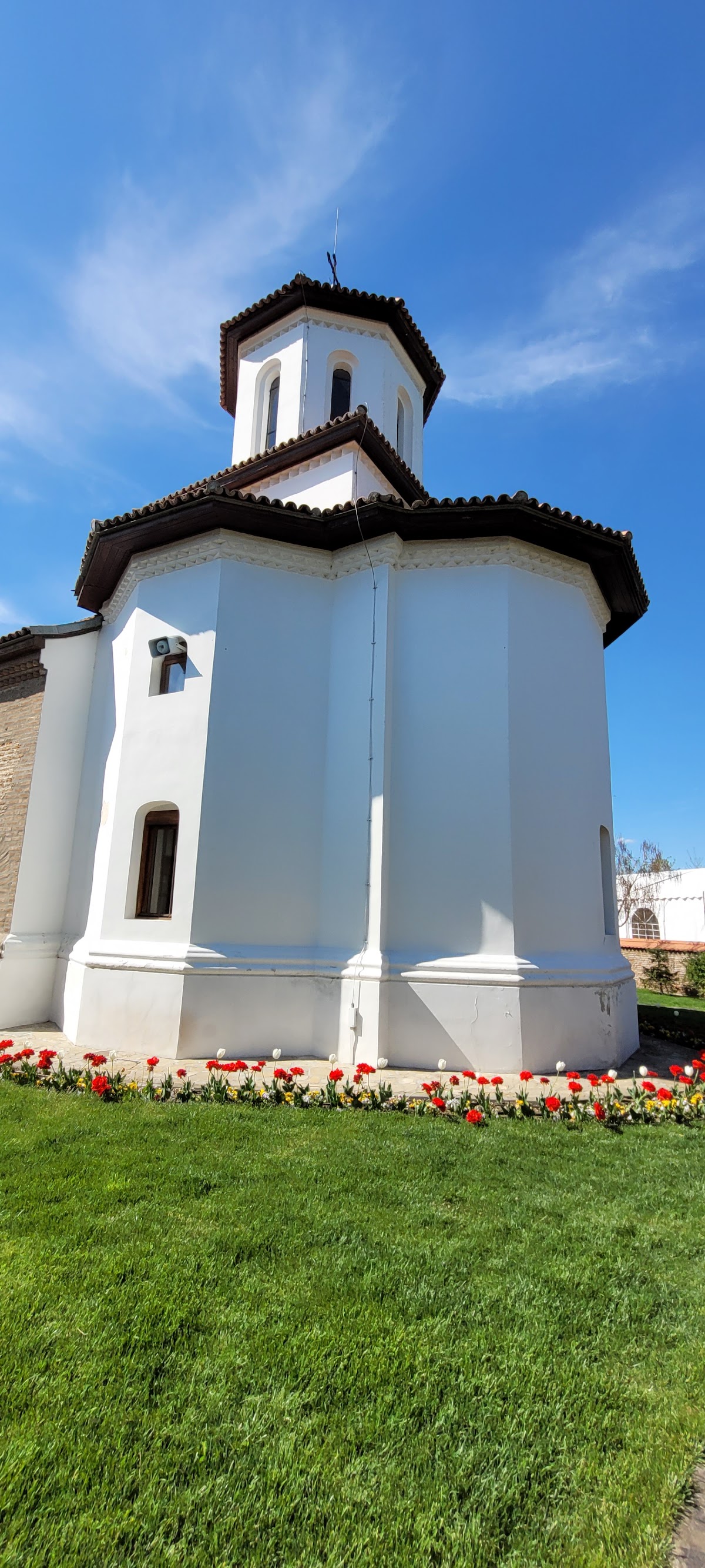 Mănăstirea Găiseni - foto 3