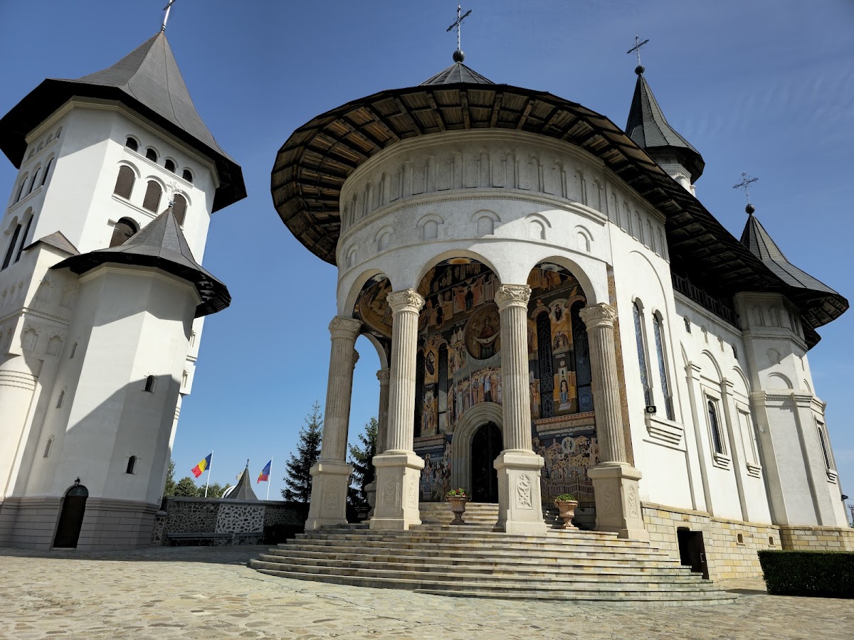 Mănăstirea Hadâmbu - foto 2