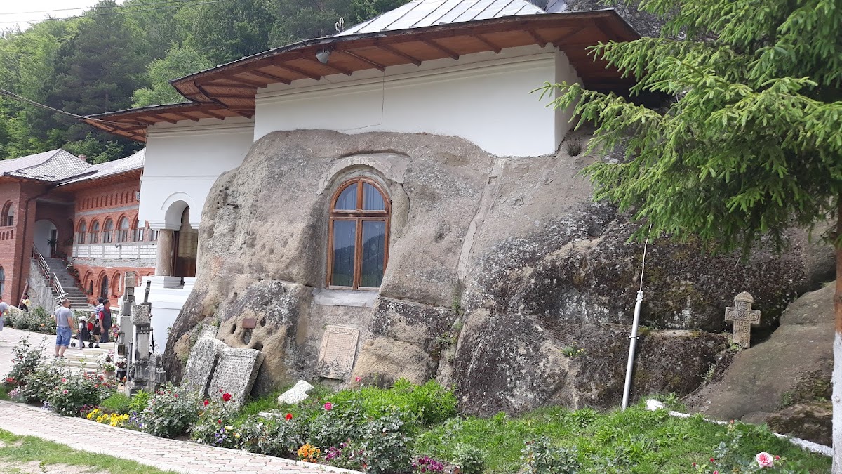 Mănăstirea Nămăiești - foto 3