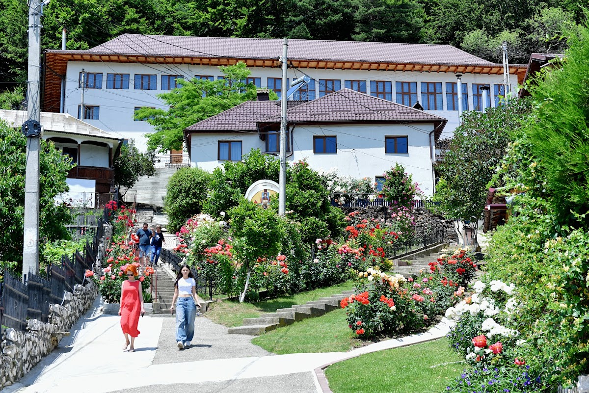 Mănăstirea Nămăiești - foto 5