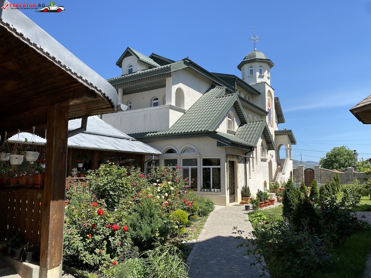 Mănăstirea Ortodoxă Sf. Ierarh Nicolae și Sf. Cuvioasă Parascheva Măcin - foto 3