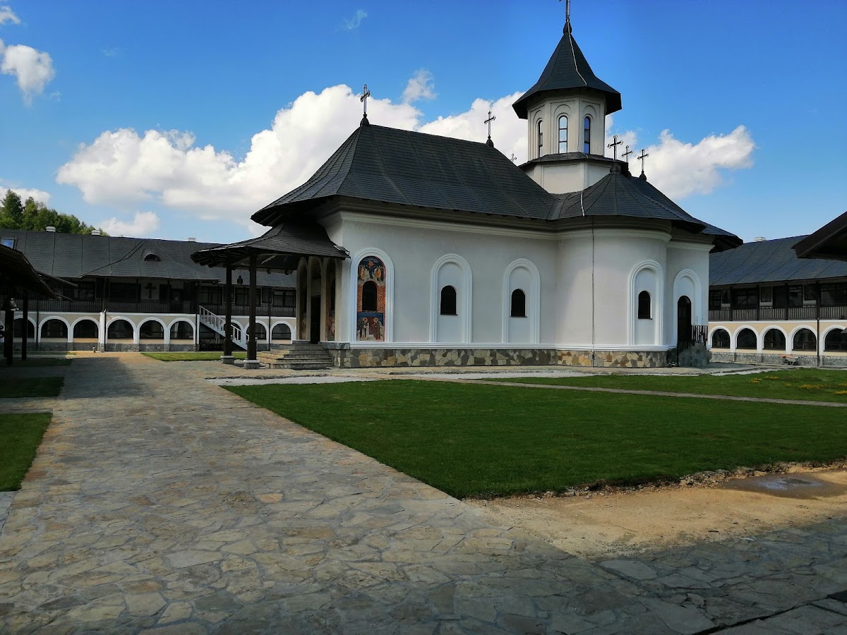 Mănăstirea Ponor - foto 2