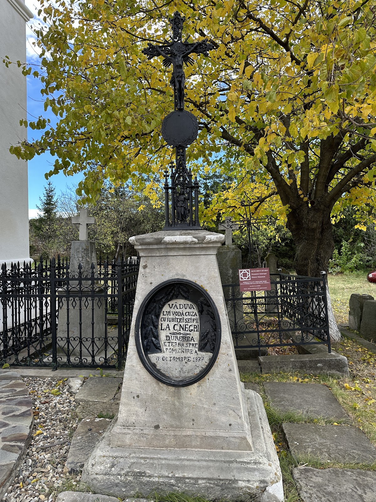 Monastero Răducanu - foto 3