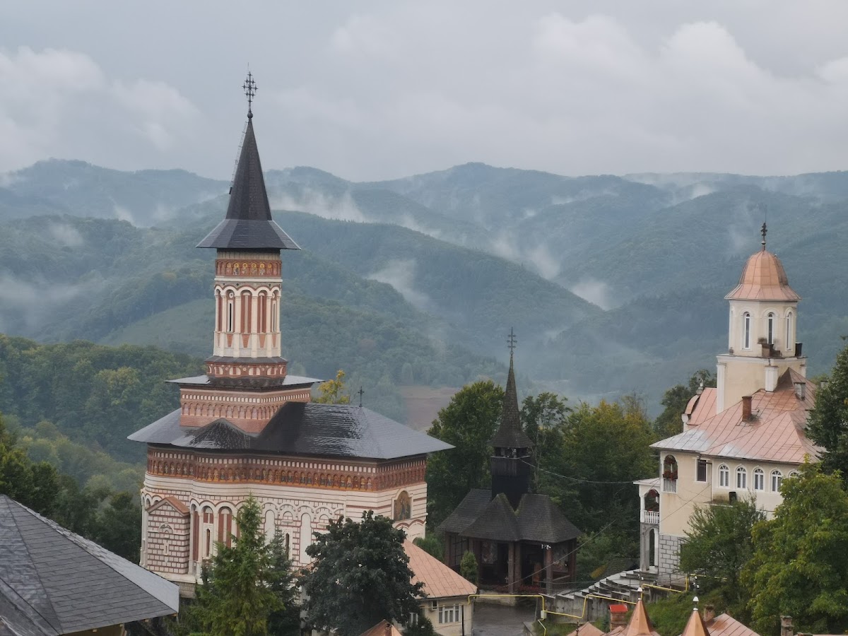 Mănăstirea Rohia - foto 1