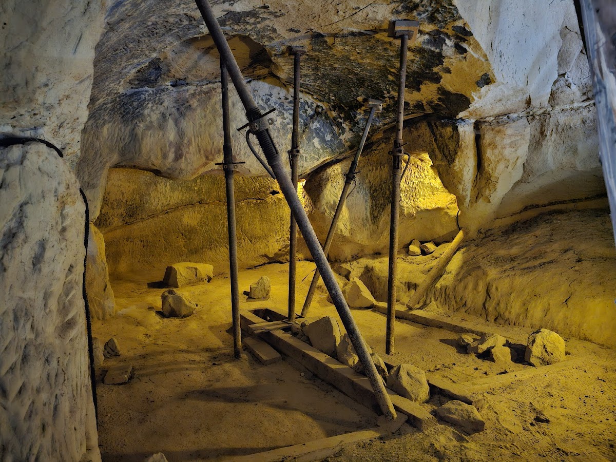 Mănăstirea rupestră Șinca Veche - foto 3