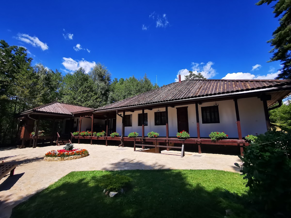 Mănăstirea rupestră Șinca Veche - foto 4