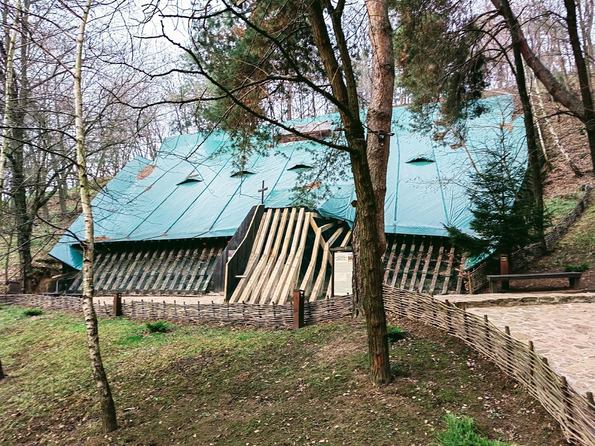 Mănăstirea rupestră Șinca Veche - foto 5