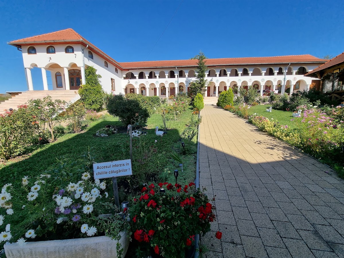 Mănăstirea Sădinca - foto 2