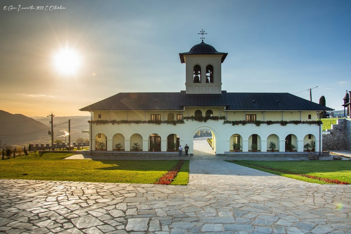 Mănăstirea Salva - foto 3