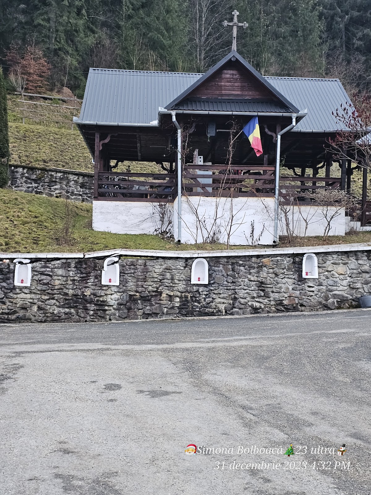 „Szent Hierarcha Miklós” Kolostor Baia Borșa - foto 4