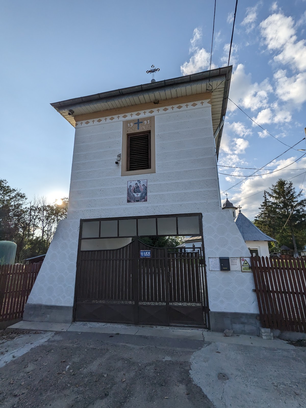 Mănăstirea Sfânta Treime Podul Bulgarului - foto 3