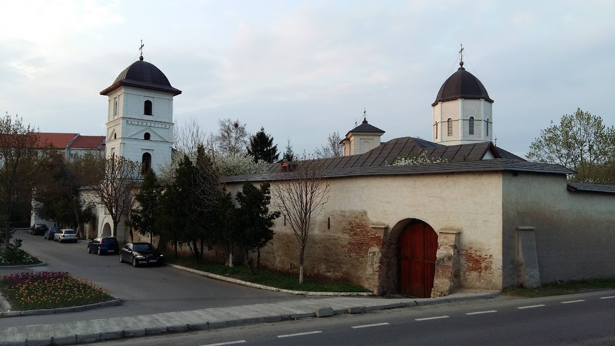 "Sfinții Voievozi"修道院 - foto 3