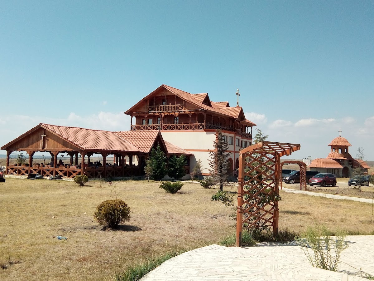 Mănăstirea Sfinților Români - foto 5