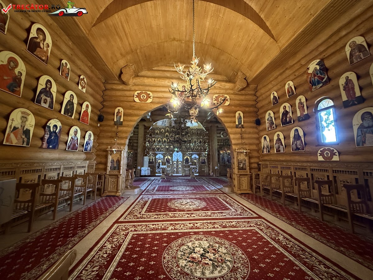 Mănăstirea Sihăstria Dragomirnei. - foto 3