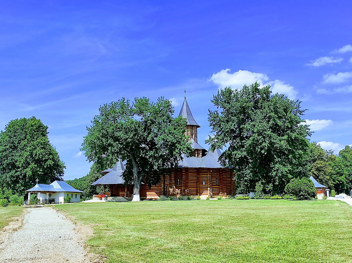 Mănăstirea Sihăstria Dragomirnei. - foto 5