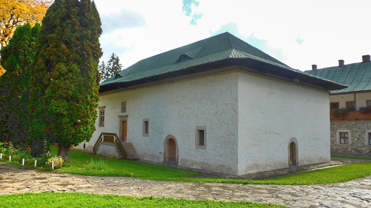 Mănăstirea Slatina - foto 4