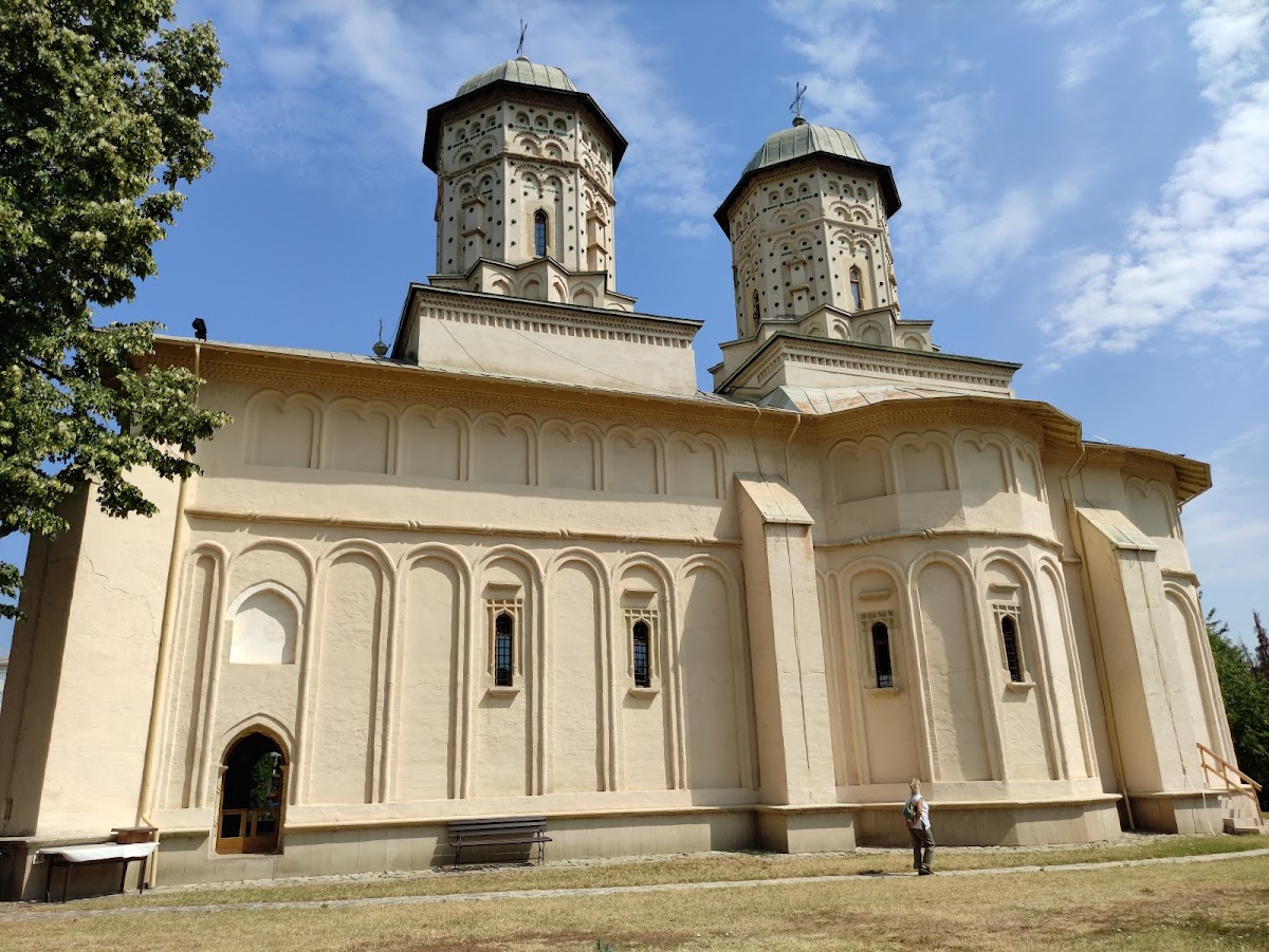 Mănăstirea Stelea - foto 1