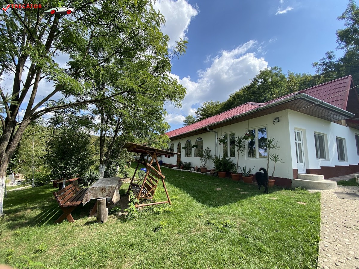 Mănăstirea Ucraineană Sfânta Treime Pereu - foto 4