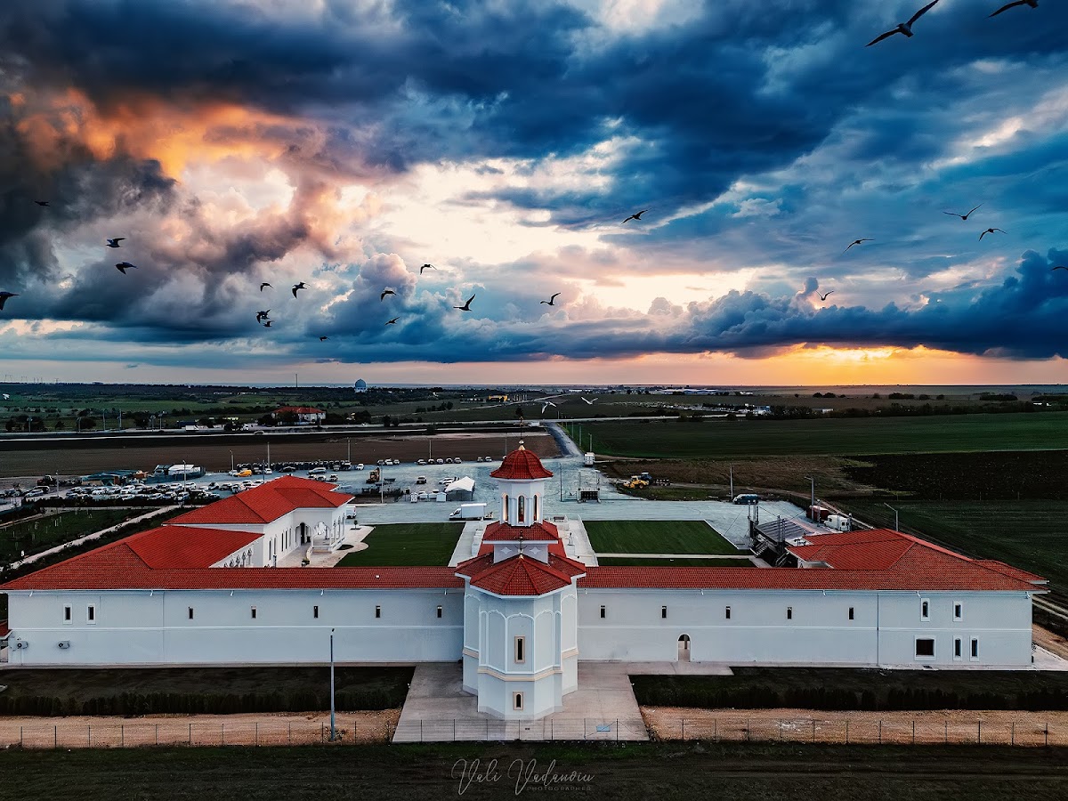 Mănăstirea Văcăreștii Noi - foto 1
