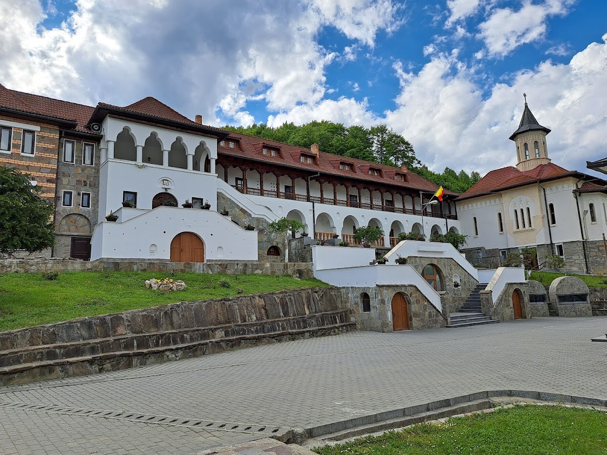 Mănăstirea Valea Mare - foto 3