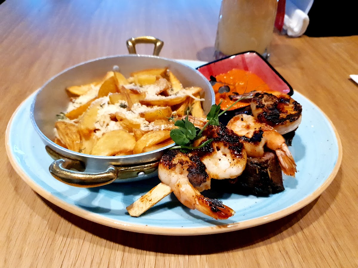 Marty Restaurants Oradea - foto 2