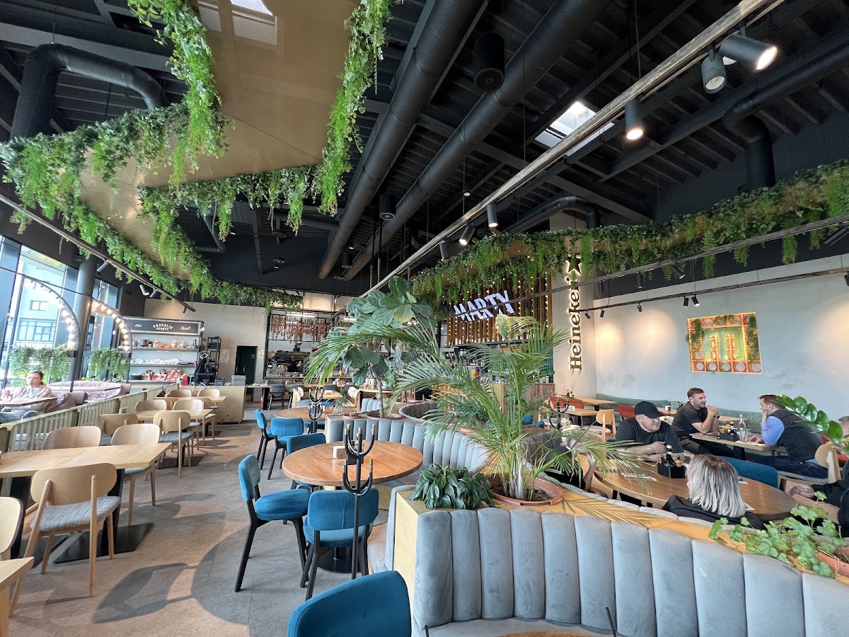 Marty Restaurants Oradea - foto 4