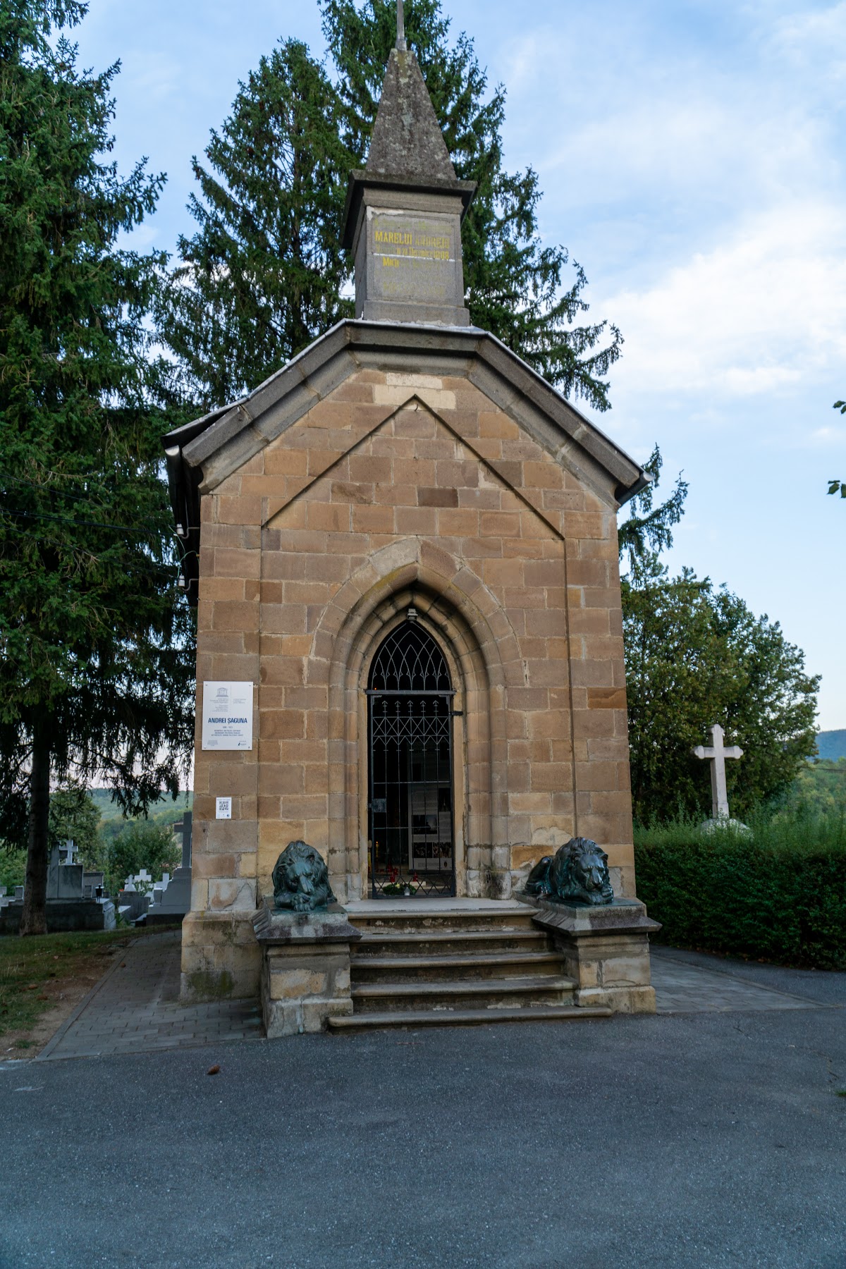Mausoleu Andrei Șaguna Rășinari - foto 1