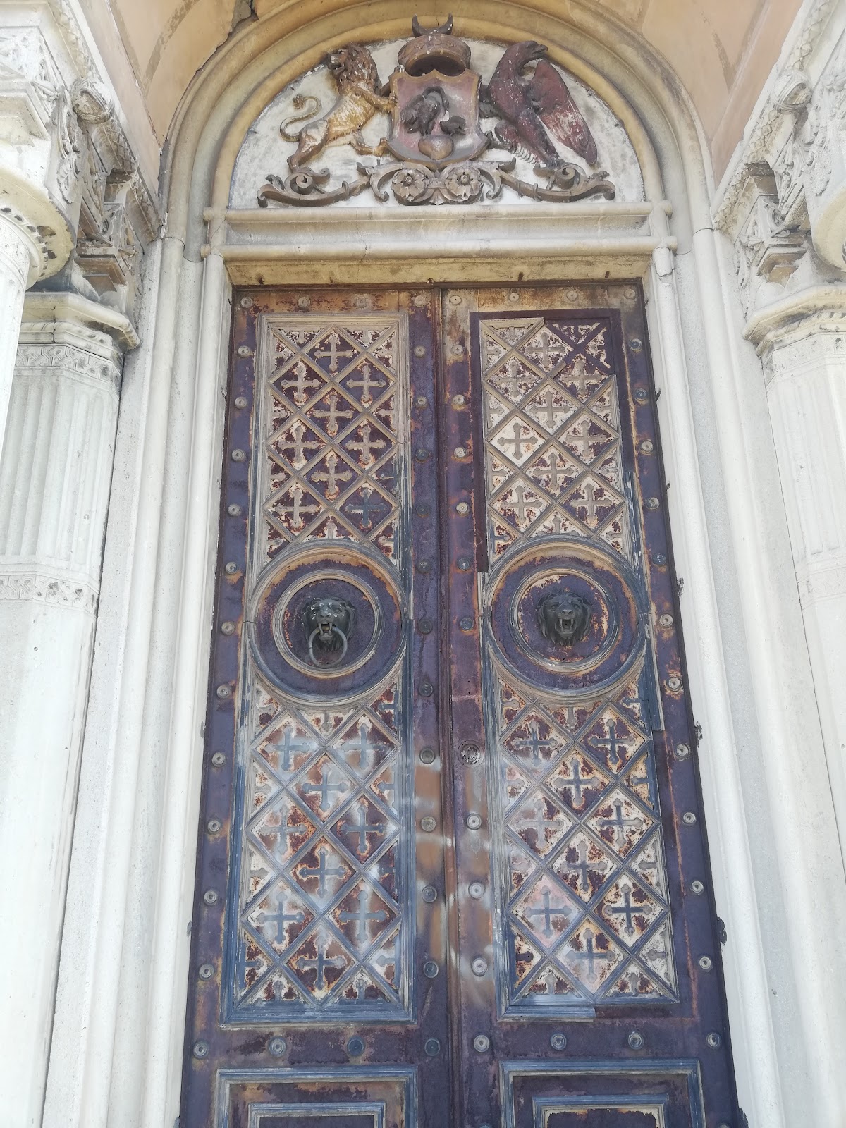 Mausoleum of Filișani - foto 3